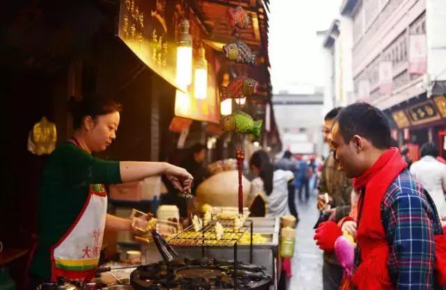 盘点国内最坑十大美食街,国内最踩坑的十条美食街