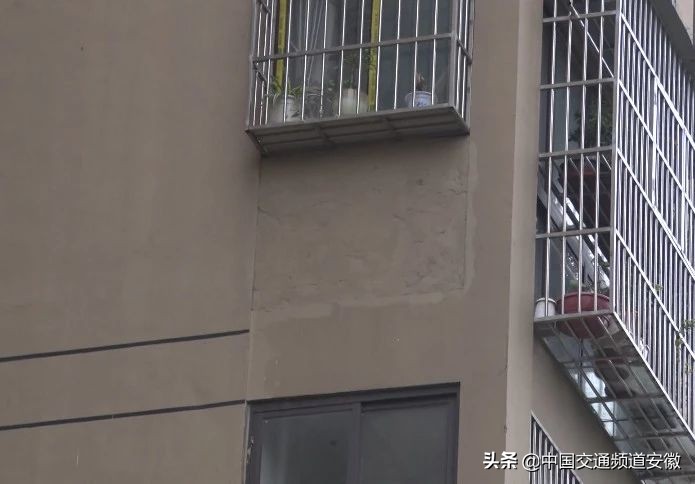 高层外墙保温层脱落安全事故,楼房外墙保温层脱落有影响吗