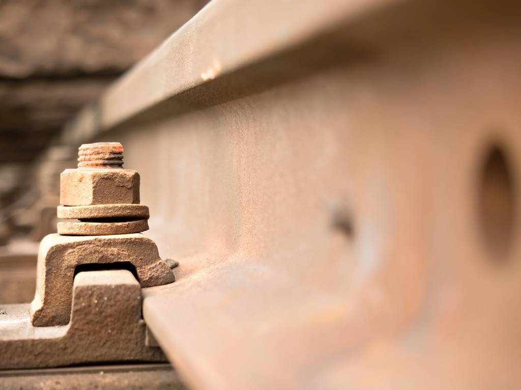 拖把上的螺丝生锈了怎么拧开,铁锅把手的螺丝生锈了怎么拧开