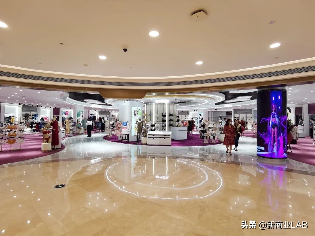 武商武汉国际广场变形记，拥抱变革，推动发展