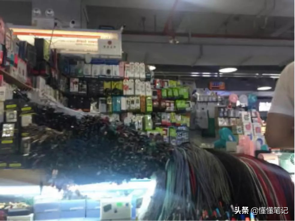 苹果新机降价,华强北二手市场凌乱