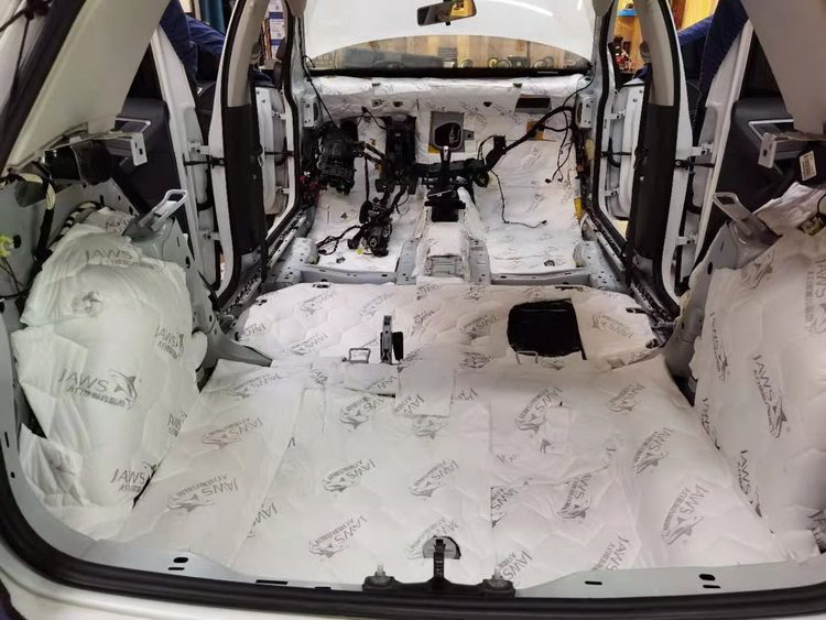 2023款大众高尔夫隔音效果测试,大白鲨隔音高尔夫r