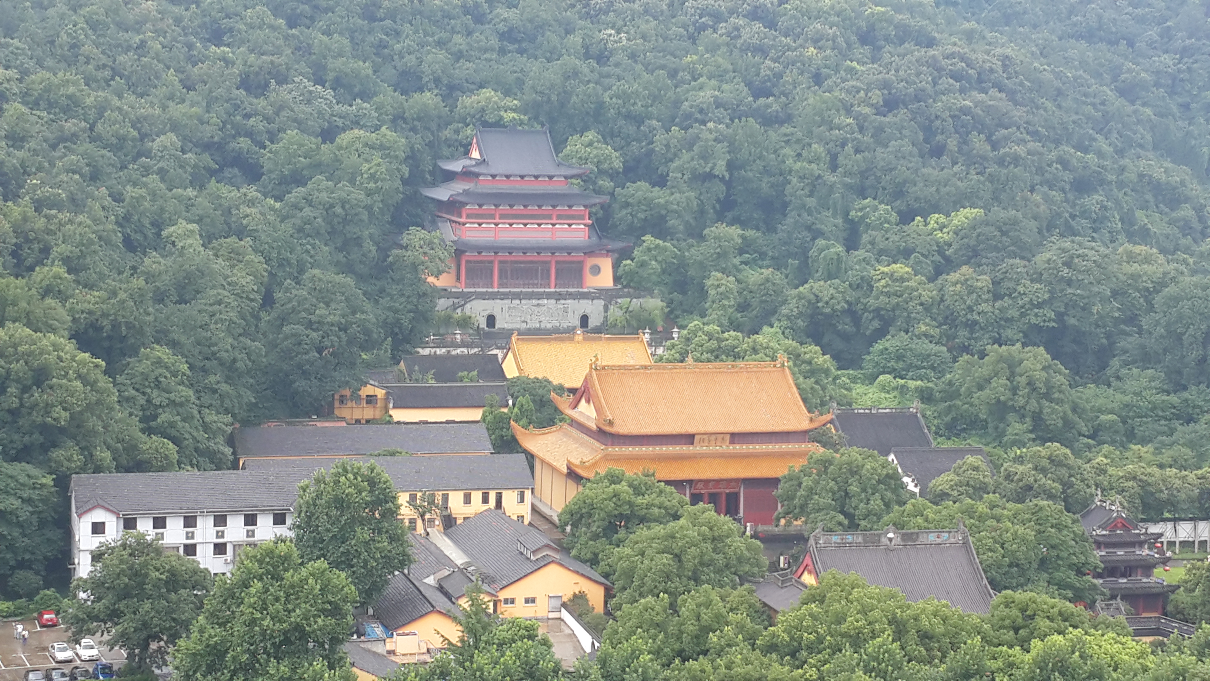 远眺雷峰塔近观西湖景,远眺雷峰塔