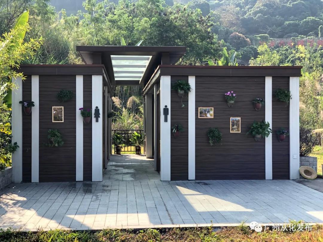 群众利益无小事公厕改造暖人心,改好小厕所改善大民生