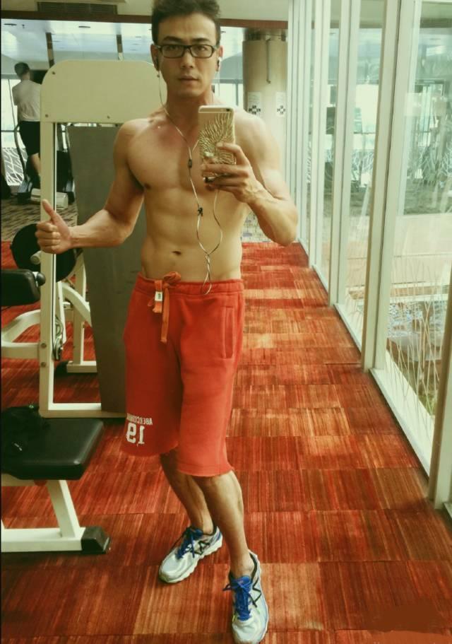 刘奕君杨烁朱亚文行走的荷尔蒙,行走的荷尔蒙杨烁和靳东谁更帅