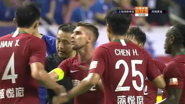 中超裁判引争议,中超裁判惹争议