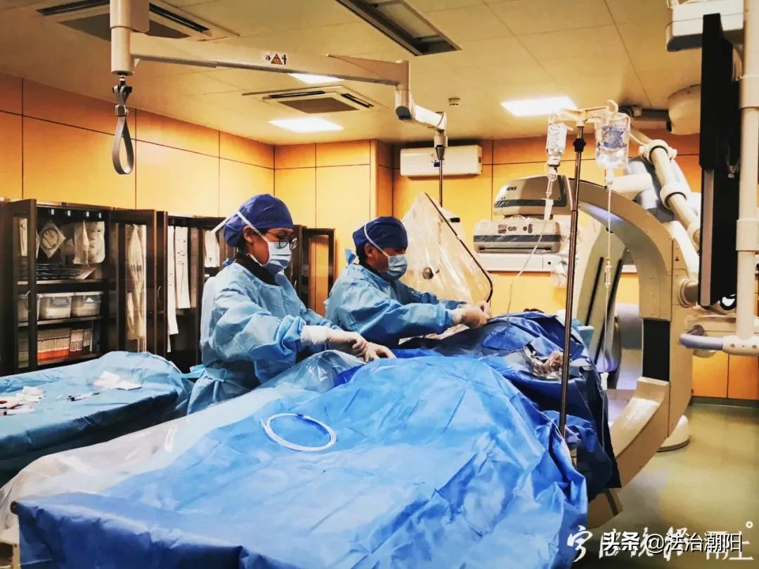 腮帮子疼警惕四种病,成人腮帮子突然疼痛