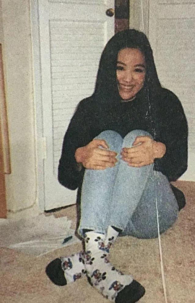 现在是章小蕙有钱还是钟镇涛有钱,钟镇涛和章小蕙到底欠多少钱