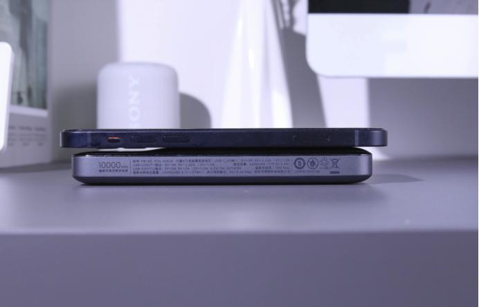 绿联无线磁吸式充电宝10000,绿联磁吸充电宝