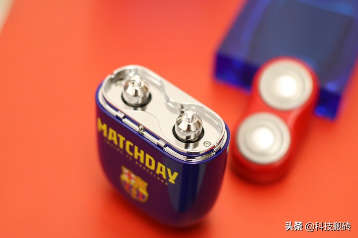 巴萨联名款剃须刀,日本刀头+德国材质打造,价值超过它的价格