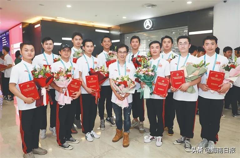 一场精彩演出的背后,一场精彩的演出背后