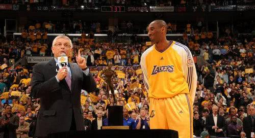 08年总决赛输球，奥运会还称科比为美国最好的球员，这是为何？