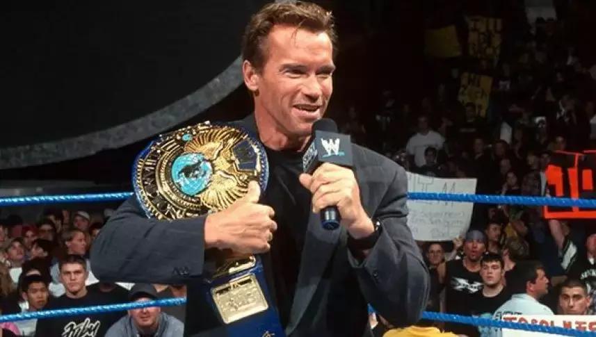 wwe打斯瓦辛格,施瓦辛格客串wwe摔角狂热完整版