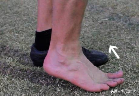 凌空抽射怎么练,弧线射门训练方法和技巧