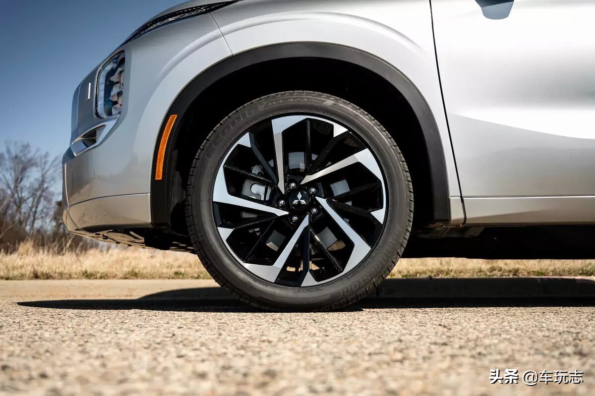 2021款三菱欧蓝德改款后,2020款三菱欧蓝德有哪些改变