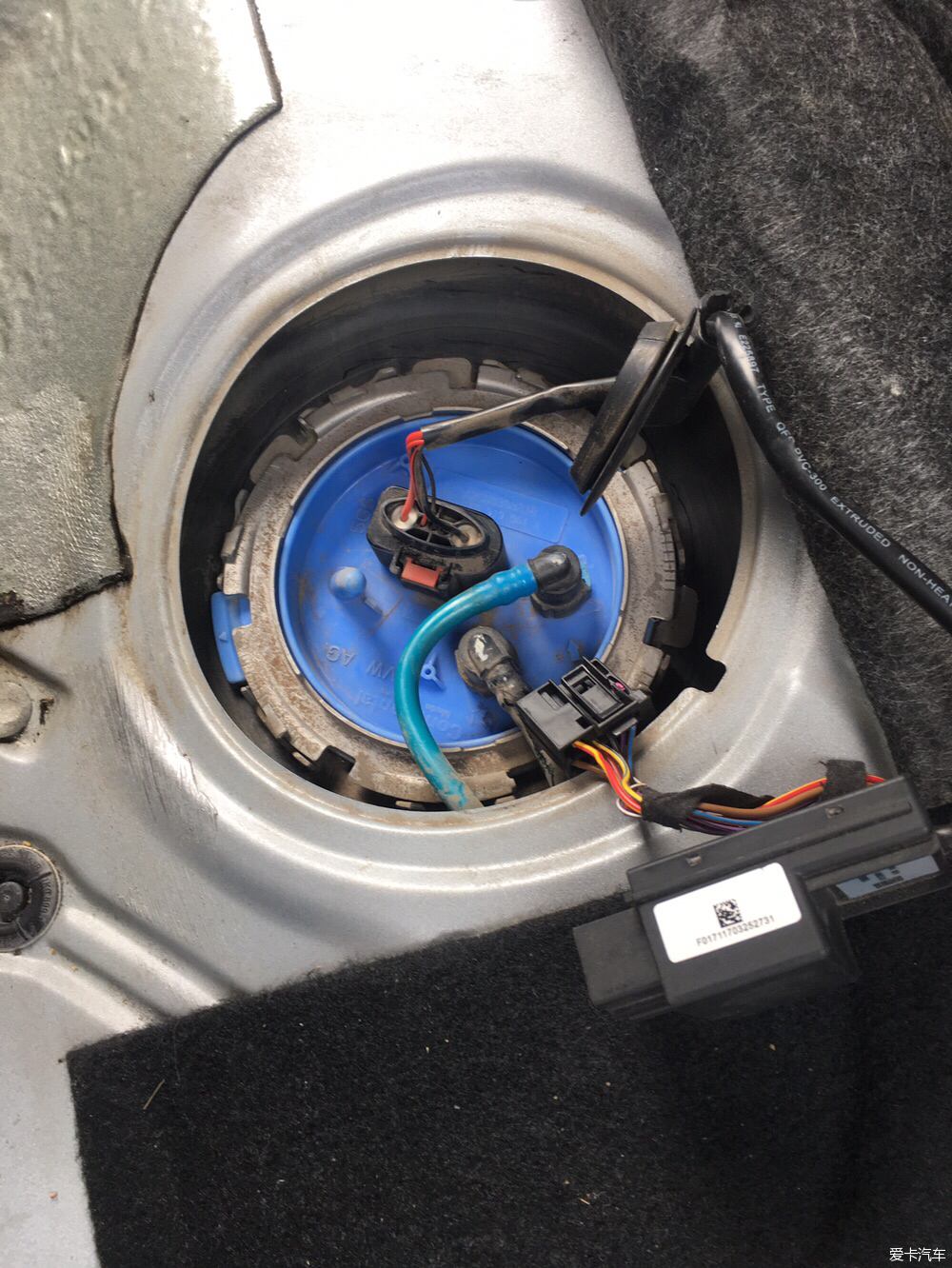 更换内置汽油滤芯油位很重,更换汽油内置滤芯把油用完吗