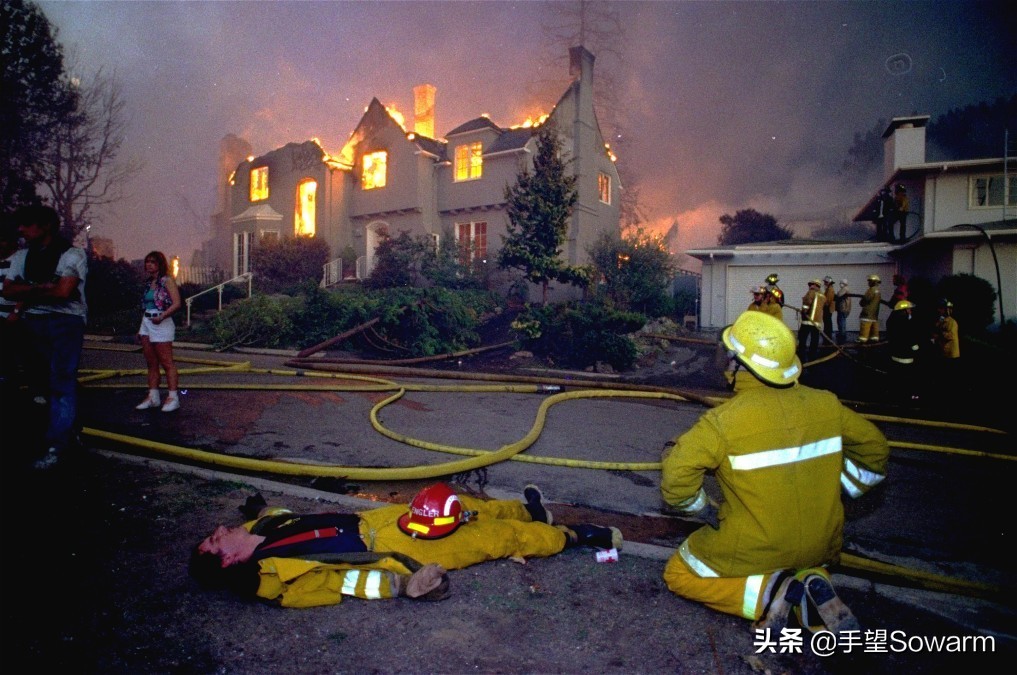 模拟人类不被发现的游戏,模拟人生游戏全过程解说