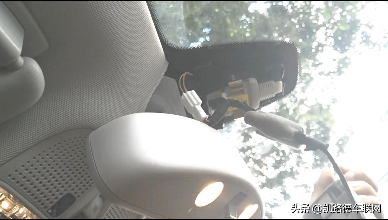 e300奔驰隐藏式行车记录仪怎么用,奔驰e300后视镜gps更换