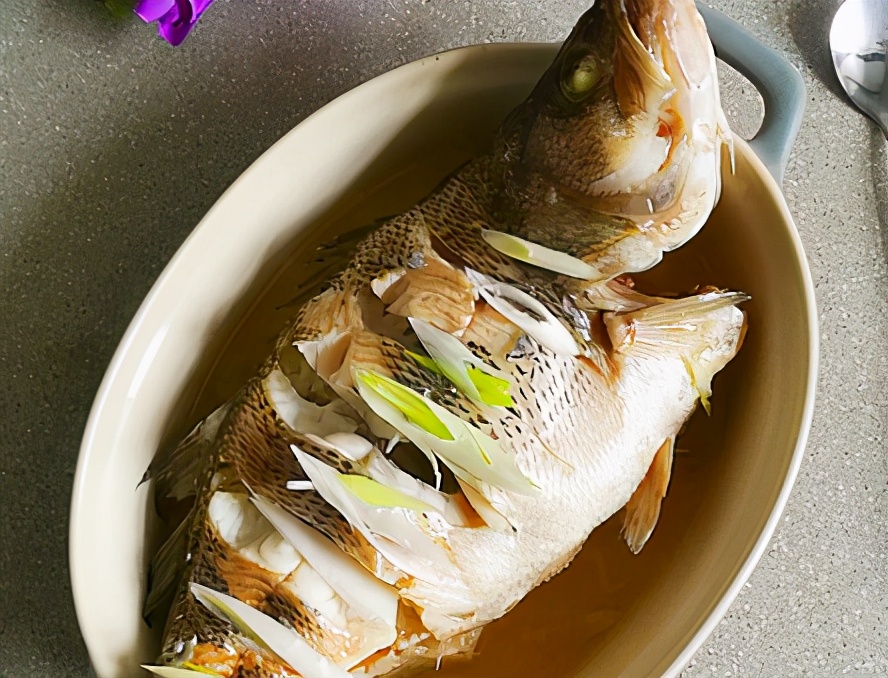 做清蒸鱼用什么调料代替蒸鱼豉油,没有蒸鱼豉油清蒸鱼汁的调料配方