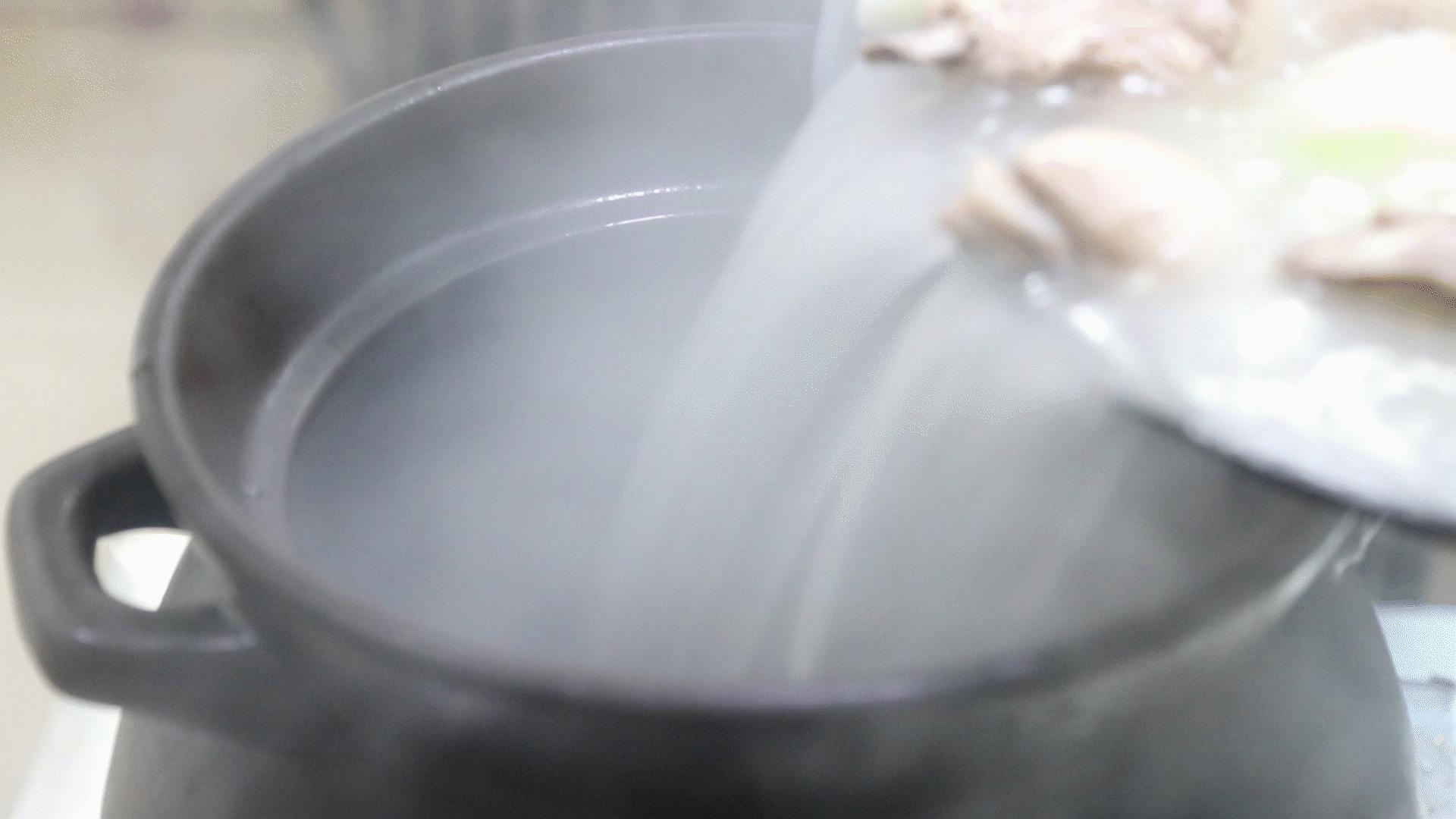 老鸭汤自己在家炖怎么才好吃,广东人夏天老鸭汤怎么炖好喝最好