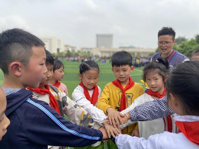 成都小学校园足球联赛,双流区实验小学足球联赛启动仪式