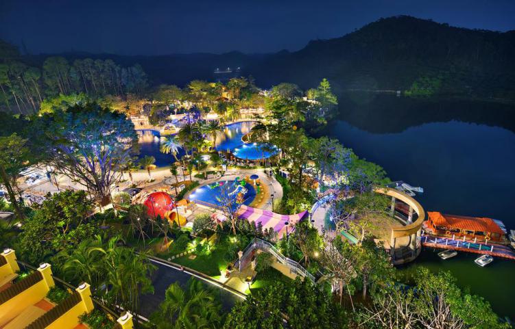 小孩玩转温泉,带娃玩的大型温泉