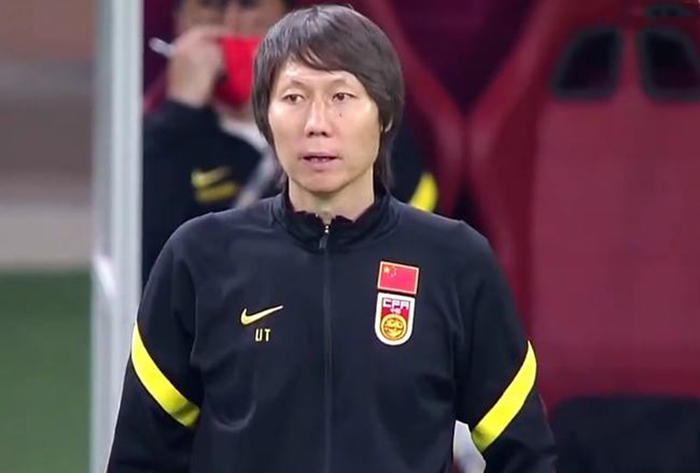 沙特教练暴怒,沙特主帅暴怒