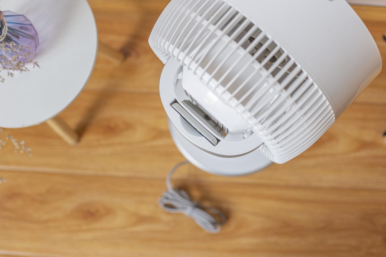 艾美特空调扇怎么用更凉快,空气循环扇让空调更凉快