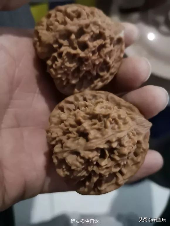 84消毒液洗核桃方法,被84泡过的核桃还能盘红吗