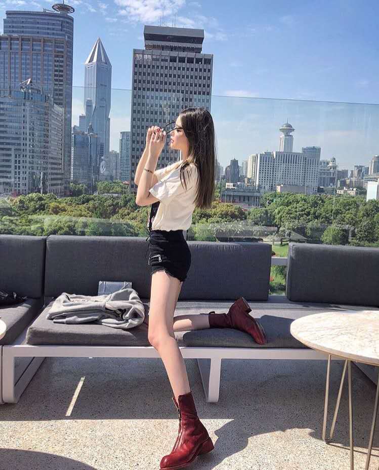 范志毅女儿武磊,范志毅和女儿露脐装