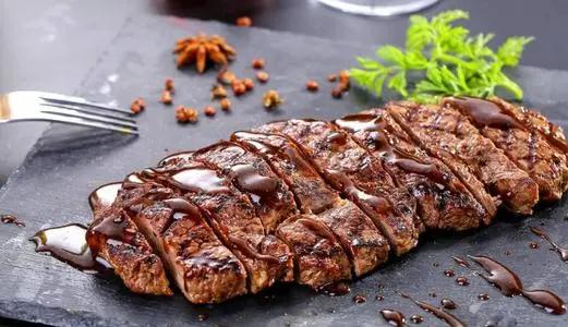 五成熟牛排切开会有血水,原切牛排有血水可以吃吗