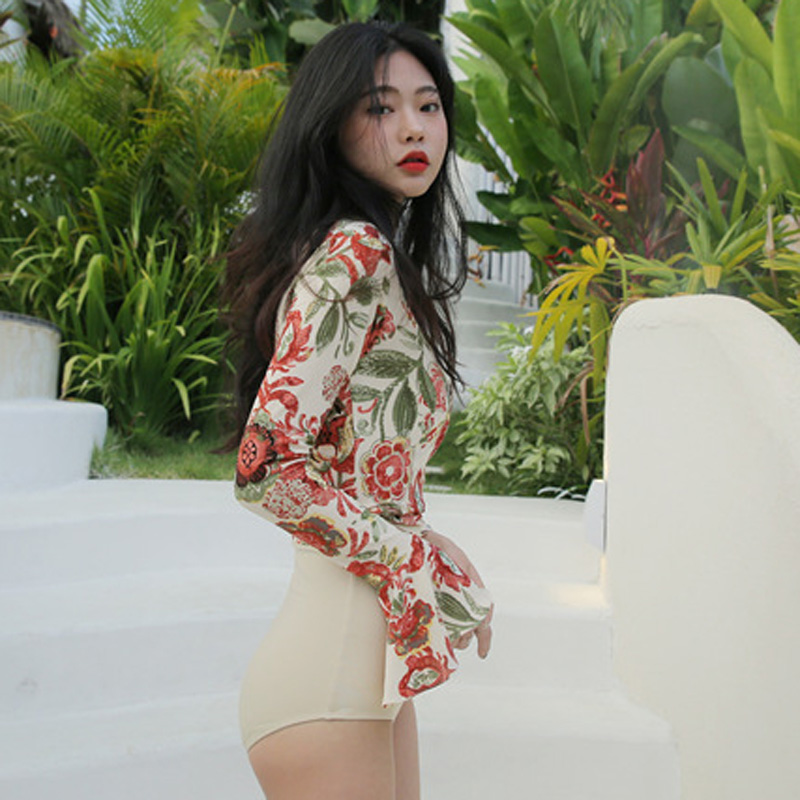 海滩泳衣清爽又时髦,海边度假必备沙滩裙泳衣