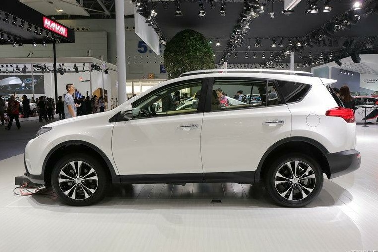 rav4荣放空间大不大,丰田荣放rav4座椅舒适度