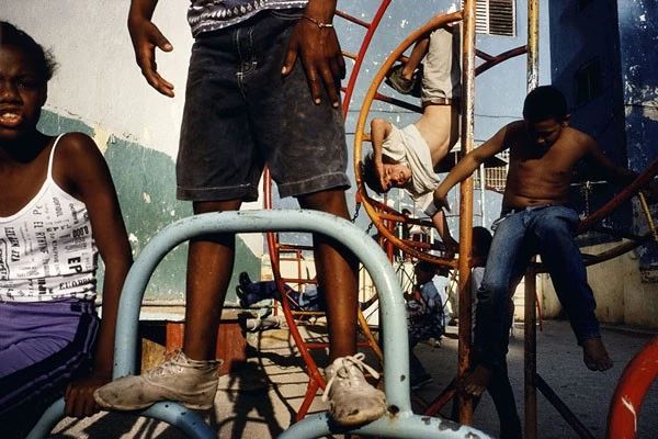 九条“不见得”，手机也能拍大片