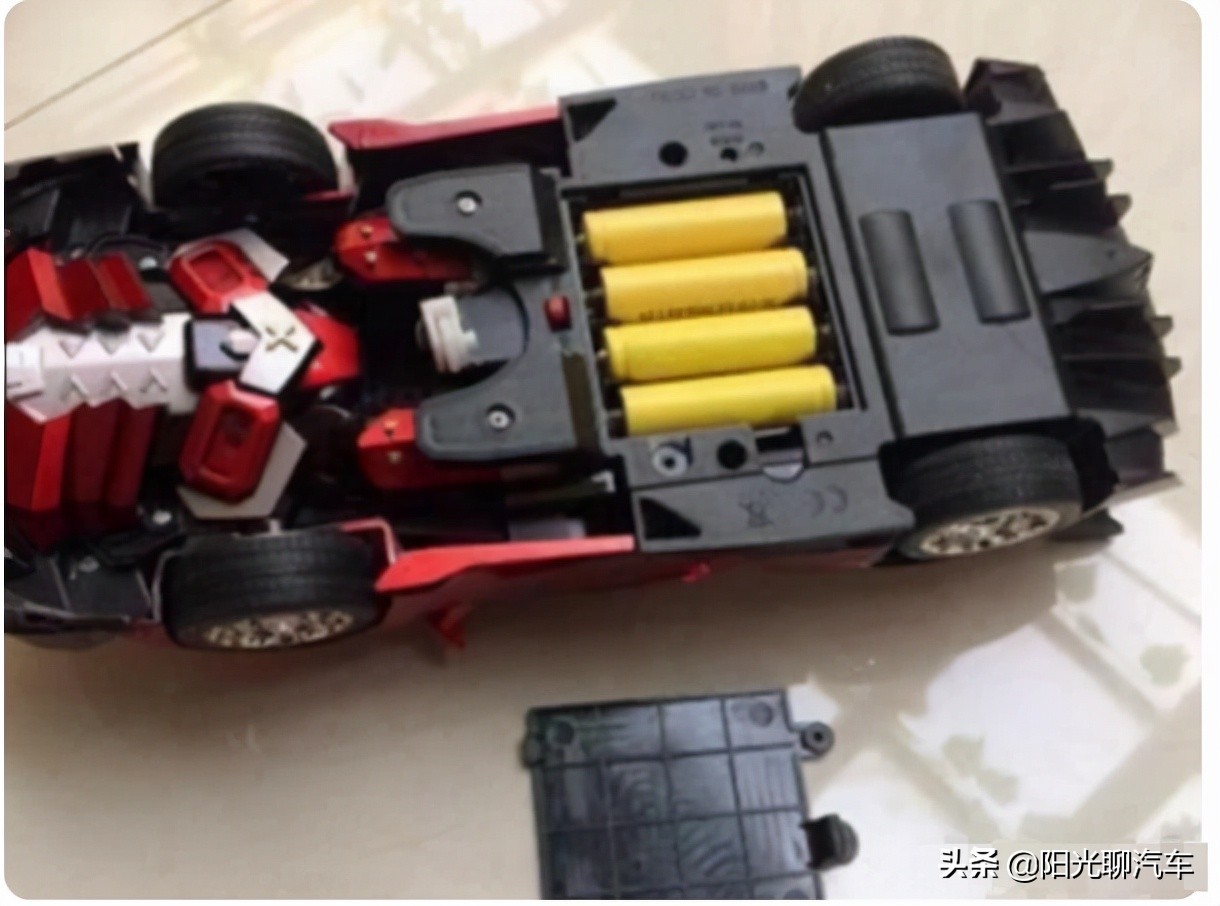 女子买保时捷收到玩具车,女子网购86万保时捷却是玩具车