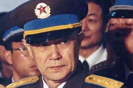 绌哄啗鐜嬬墝椋炶鍛樻浘鍑昏惤鍏灦鏁屾満,鍥涘崄骞存潵鍞竴鍑昏惤涓夋灦鏁屾満鐨勪汉