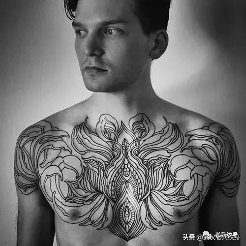 黑臂风格纹身,让人惊叹的纹身