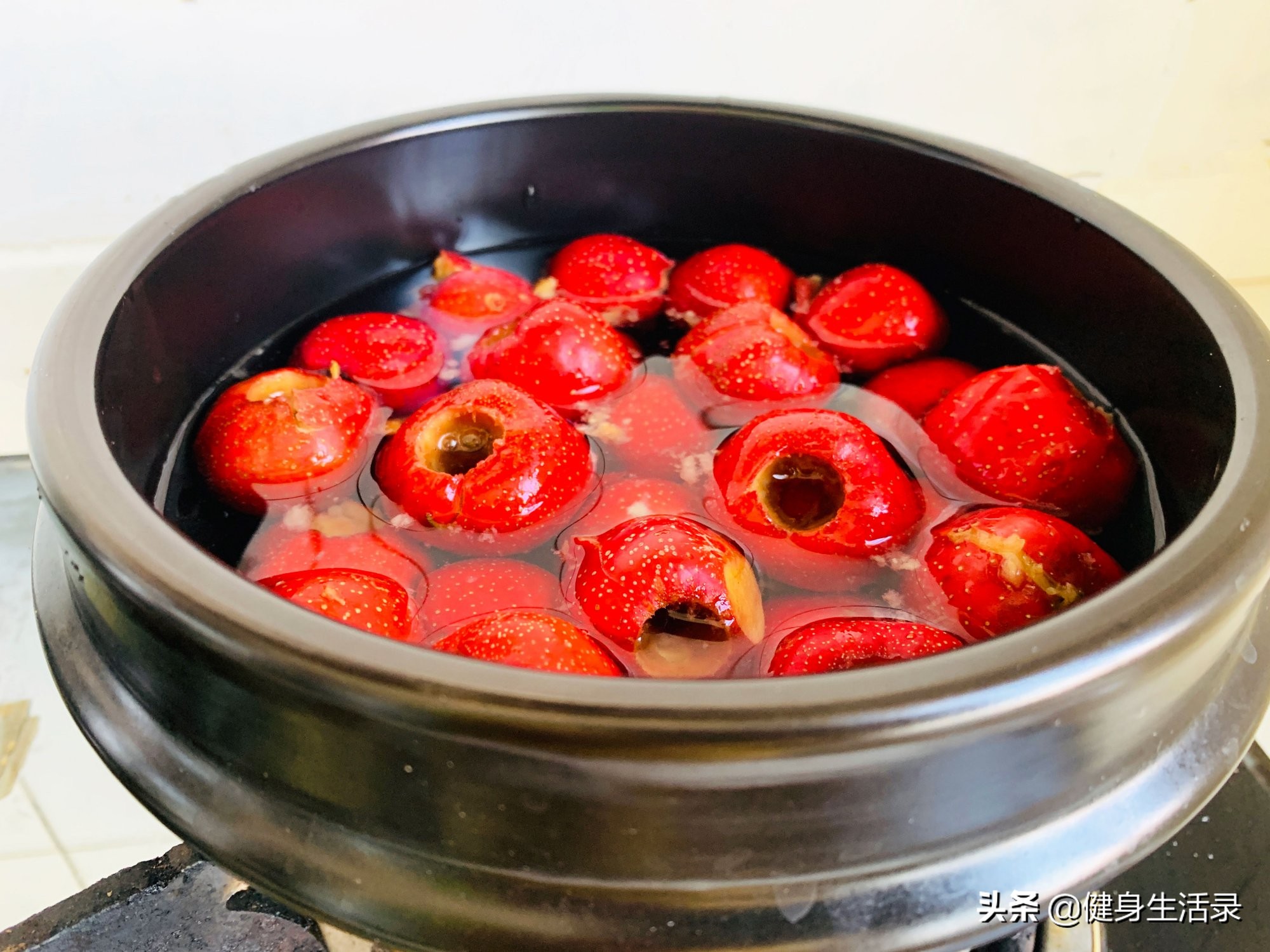 新鲜山楂怎么做冻山楂,新鲜山楂怎么做山楂罐头