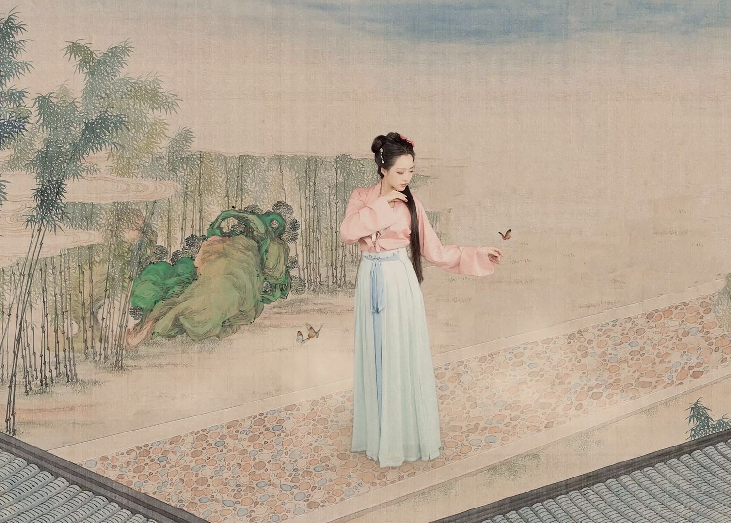 美女穿汉服老外惊呆了,女子穿汉服在国外老外惊呆了