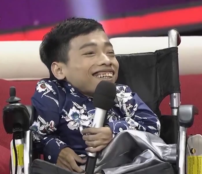 他身高不到1米，却能和1米7美娇妻生孩子，孩子到底是他的吗？