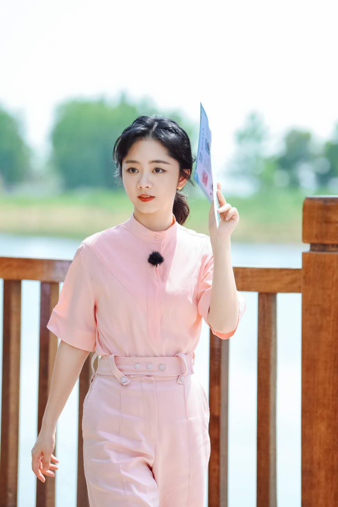 大饼脸剪个短发,大饼脸剪刘海好看