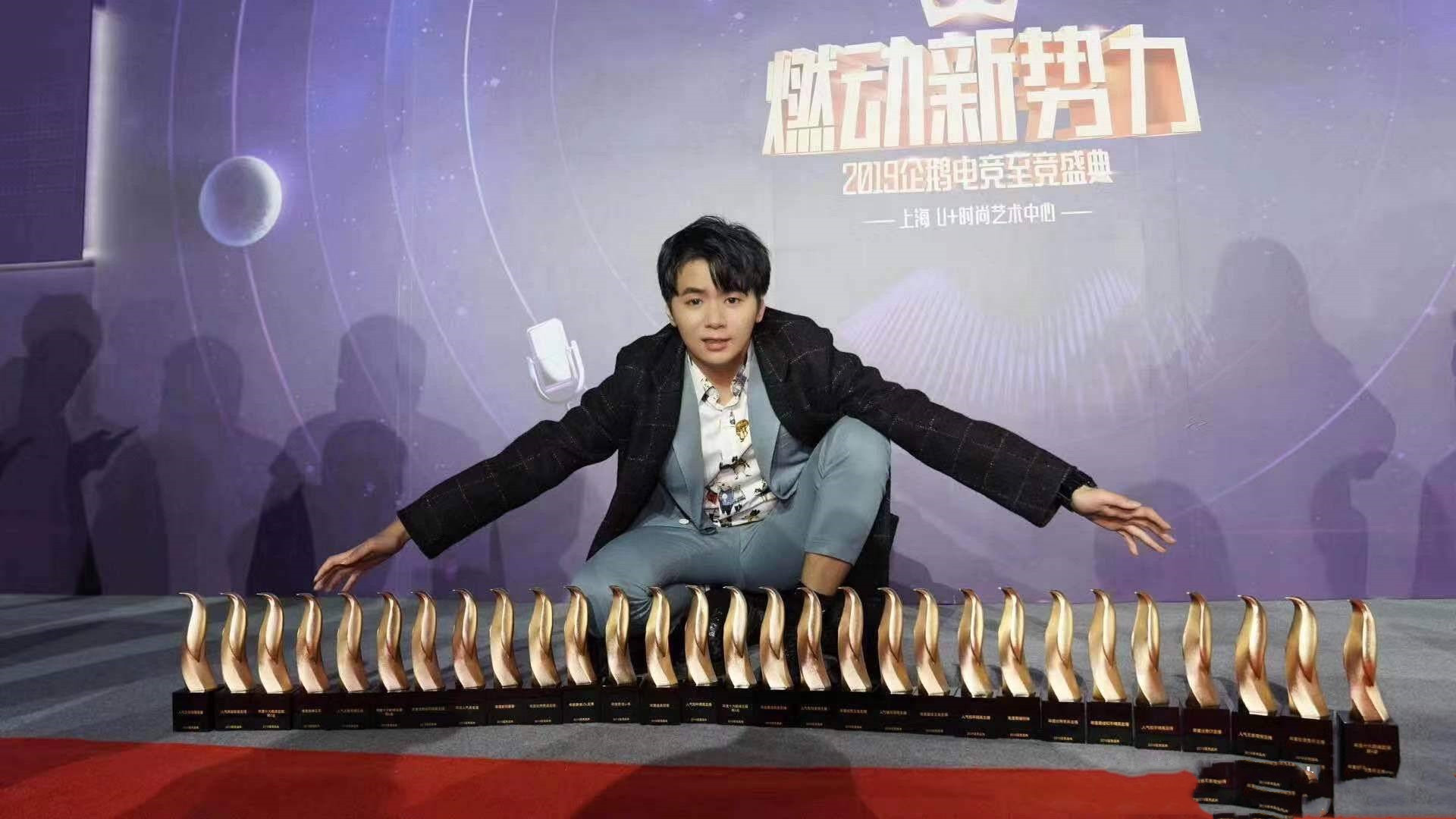 王者荣耀：一天收入230万？耀神生日会发生意外，官方发紧急公告