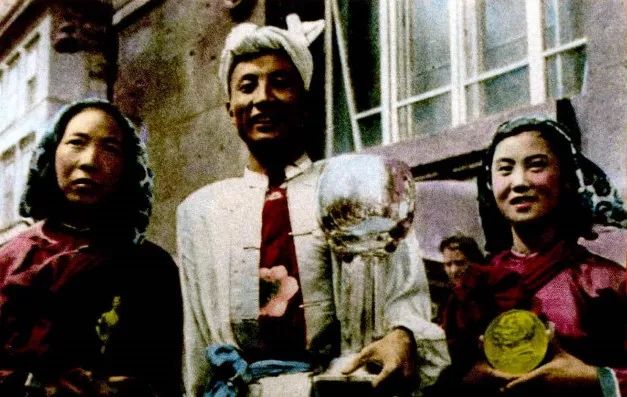 郭兰英哭了现场视频,郭兰英的三哭殿全场