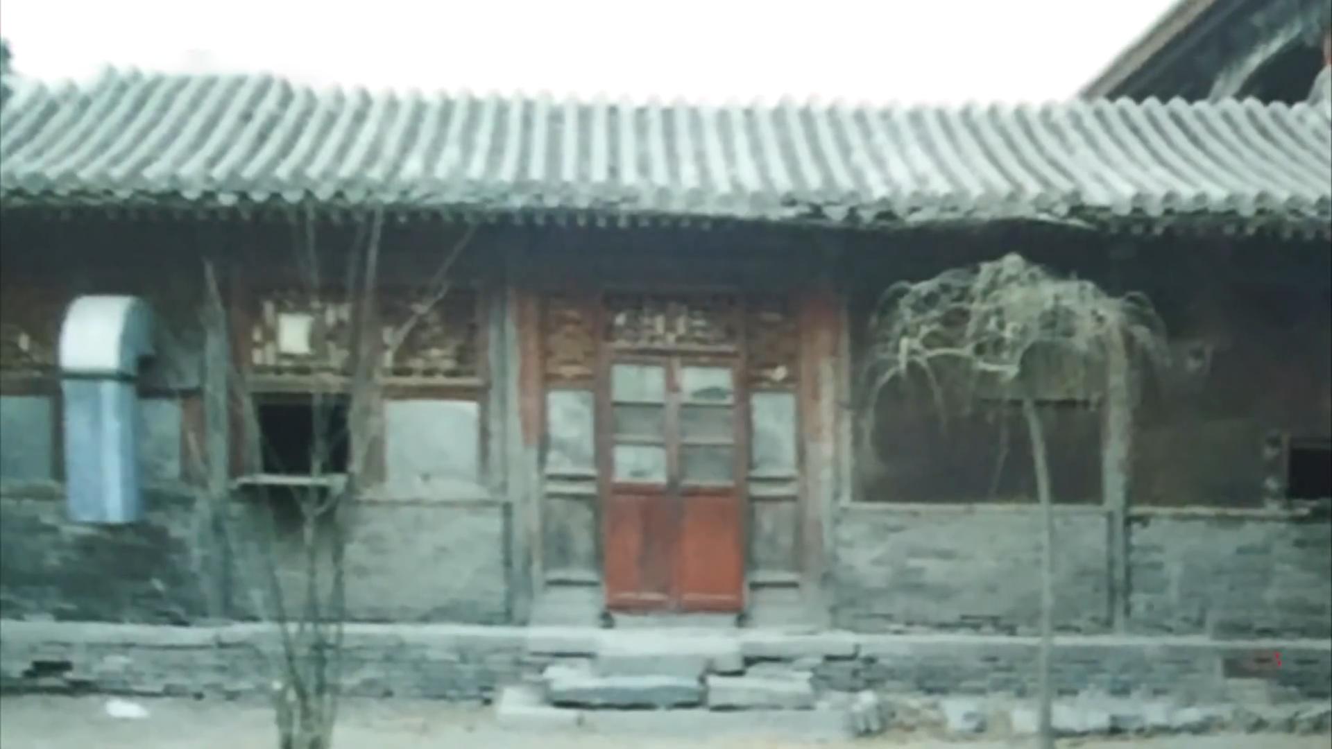 这才是豪宅,占地有9个足球场大,一个花瓶都价值连城