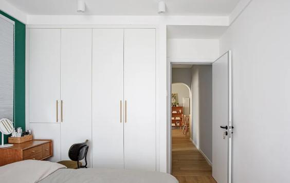 打柜子用生态板好还是多层板好,实木生态板和颗粒板做柜子哪个好