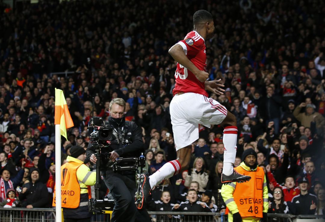 运动战破敌乏术的曼联示好曼朱与哈兰德，高中锋或是红魔救命良药