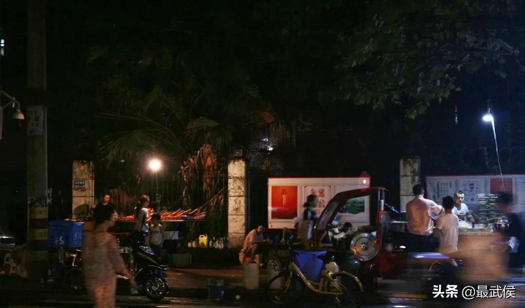 成都这些小店要关门的话，好多人会哭的！