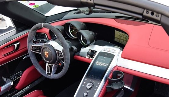 坐拥好几十辆豪车,坐拥千万豪宅是种什么体验