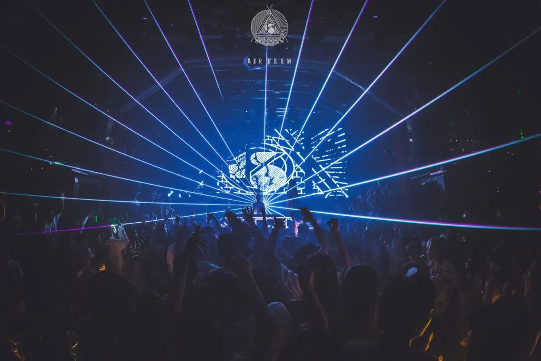 《七夕保命指南》：别再送花吃饭，这三个地方请男生直接抄作业