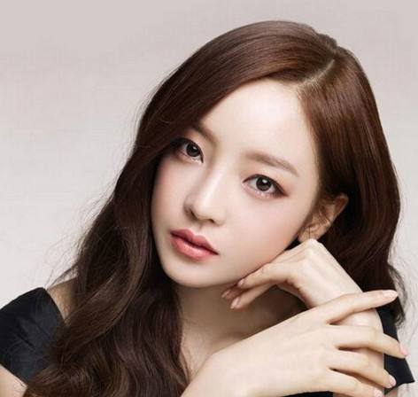 具荷拉因抑郁症自杀身亡，与雪莉是好友，韩娱圈究竟有多黑暗？